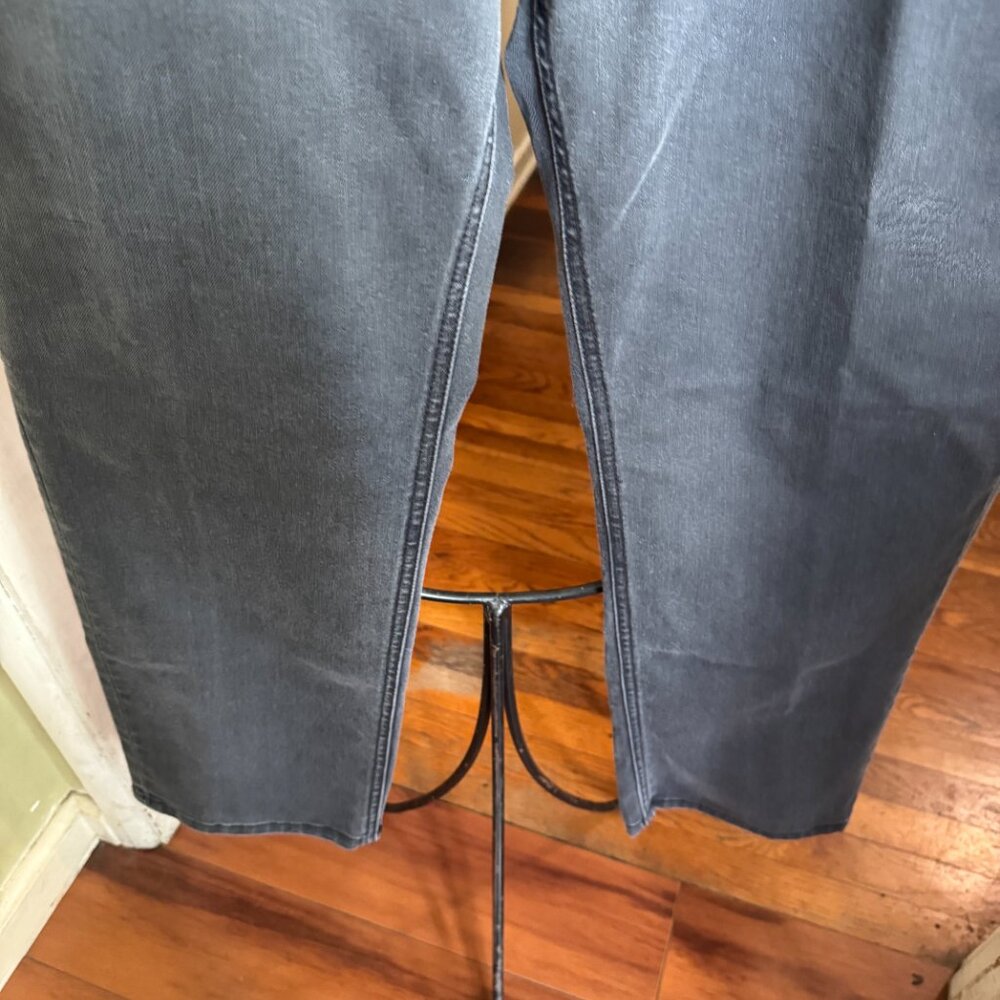LEVIS 541 JEANS GRAY COLOR SIZE 38 X 27 STRETCH - Picture 2 of 7